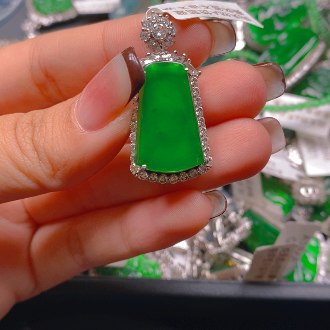 翡翠颈饰银S925镶嵌888888888888