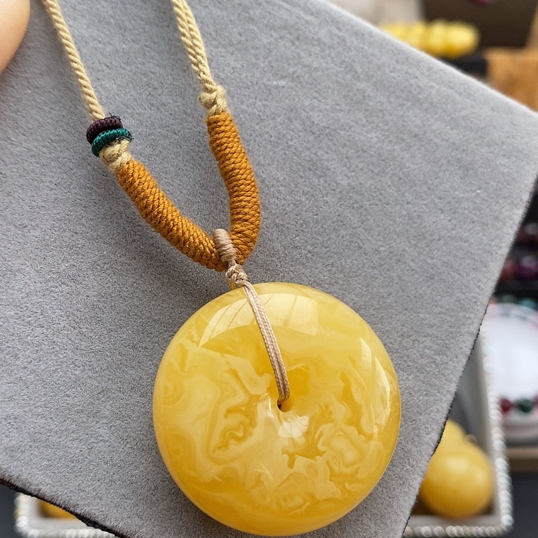 蜜蜡吊坠(赠链)未镶嵌