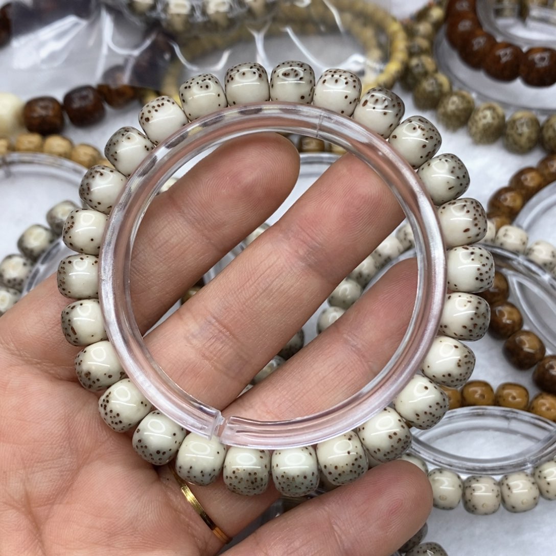 星月菩提吊坠把***满石玉料