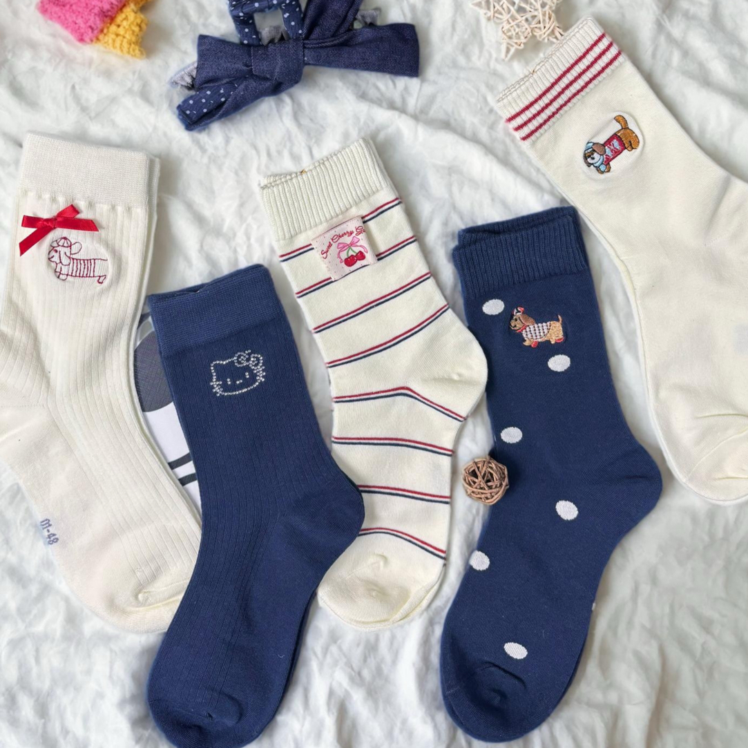 学院风中筒袜吸汗适合多场景穿着