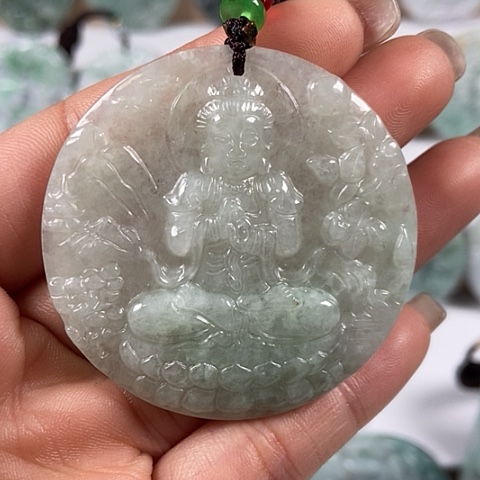 翡翠颈饰未镶嵌大日如来福利