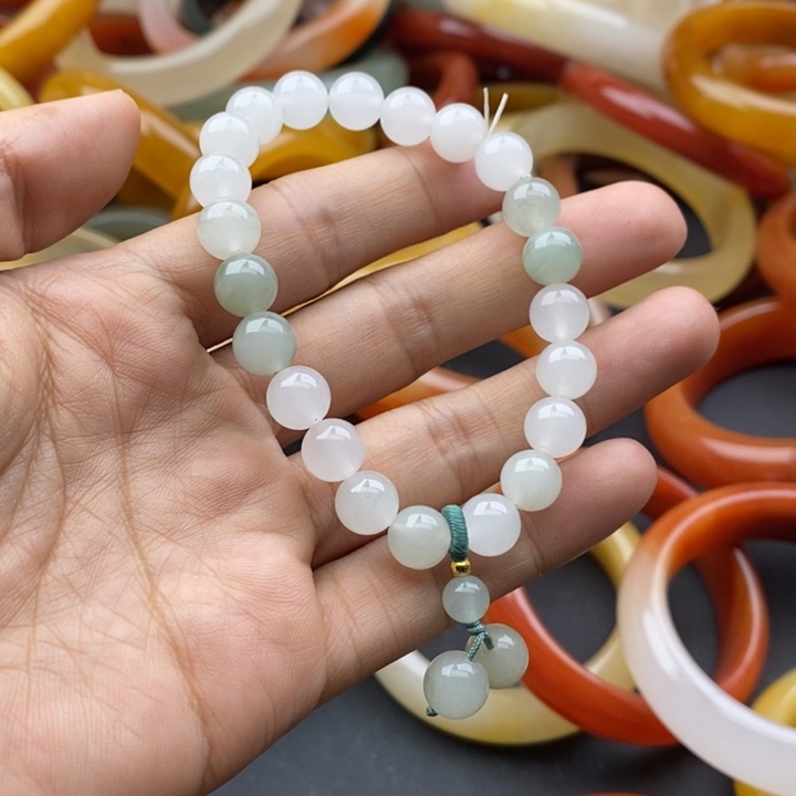 未镶嵌手镯石英质玉