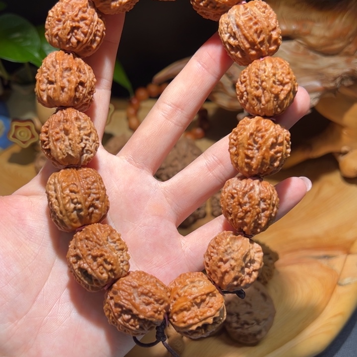 刘***名把件文玩核桃秦八棱手持