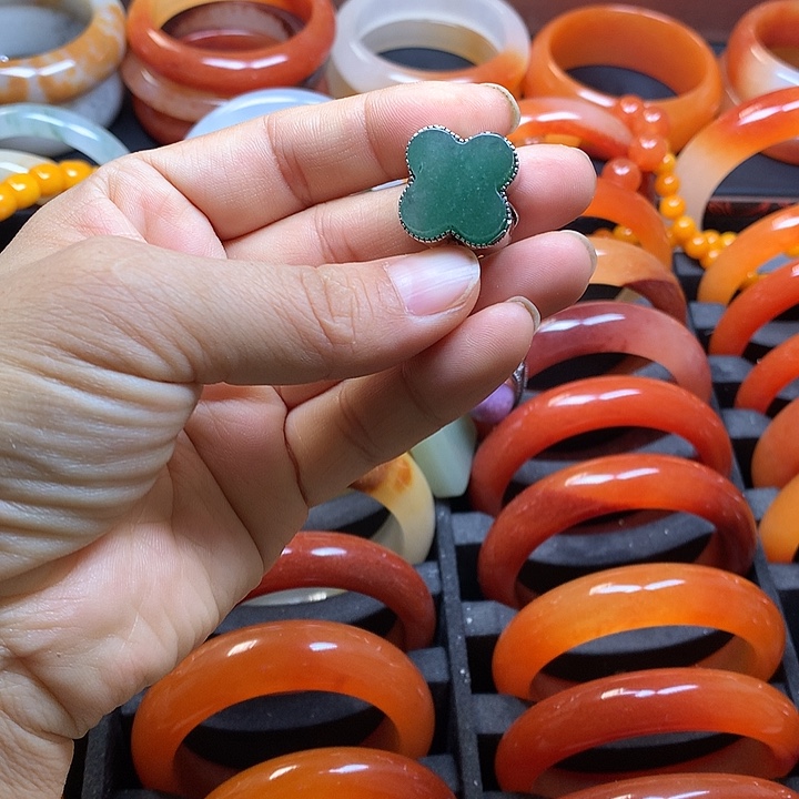 石英质玉未镶嵌手链