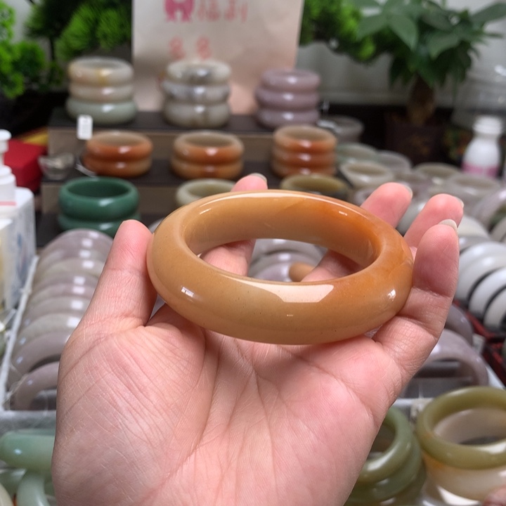 石英质玉未镶嵌手镯