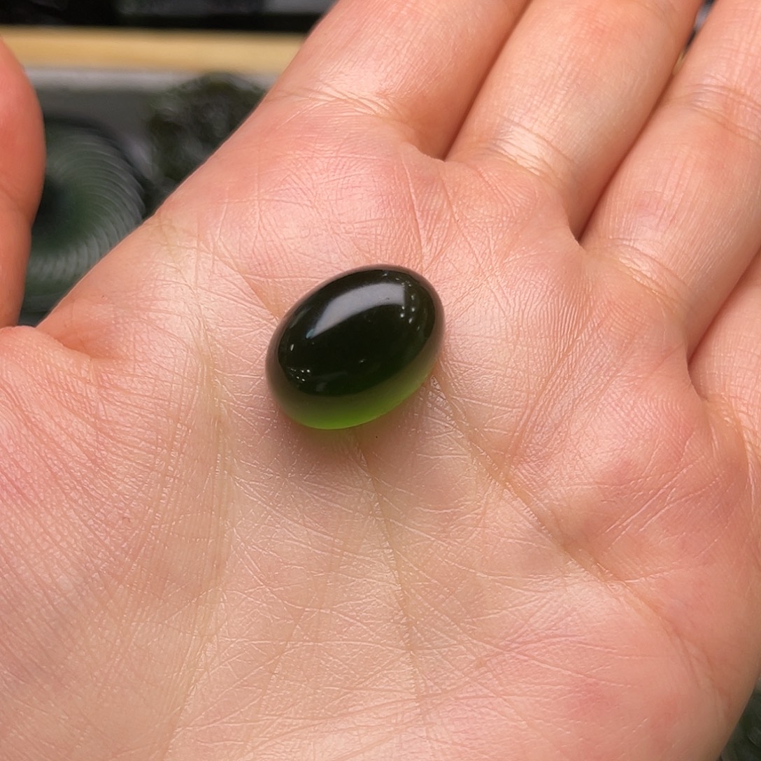 枳***实蛇纹石玉未镶嵌颈饰