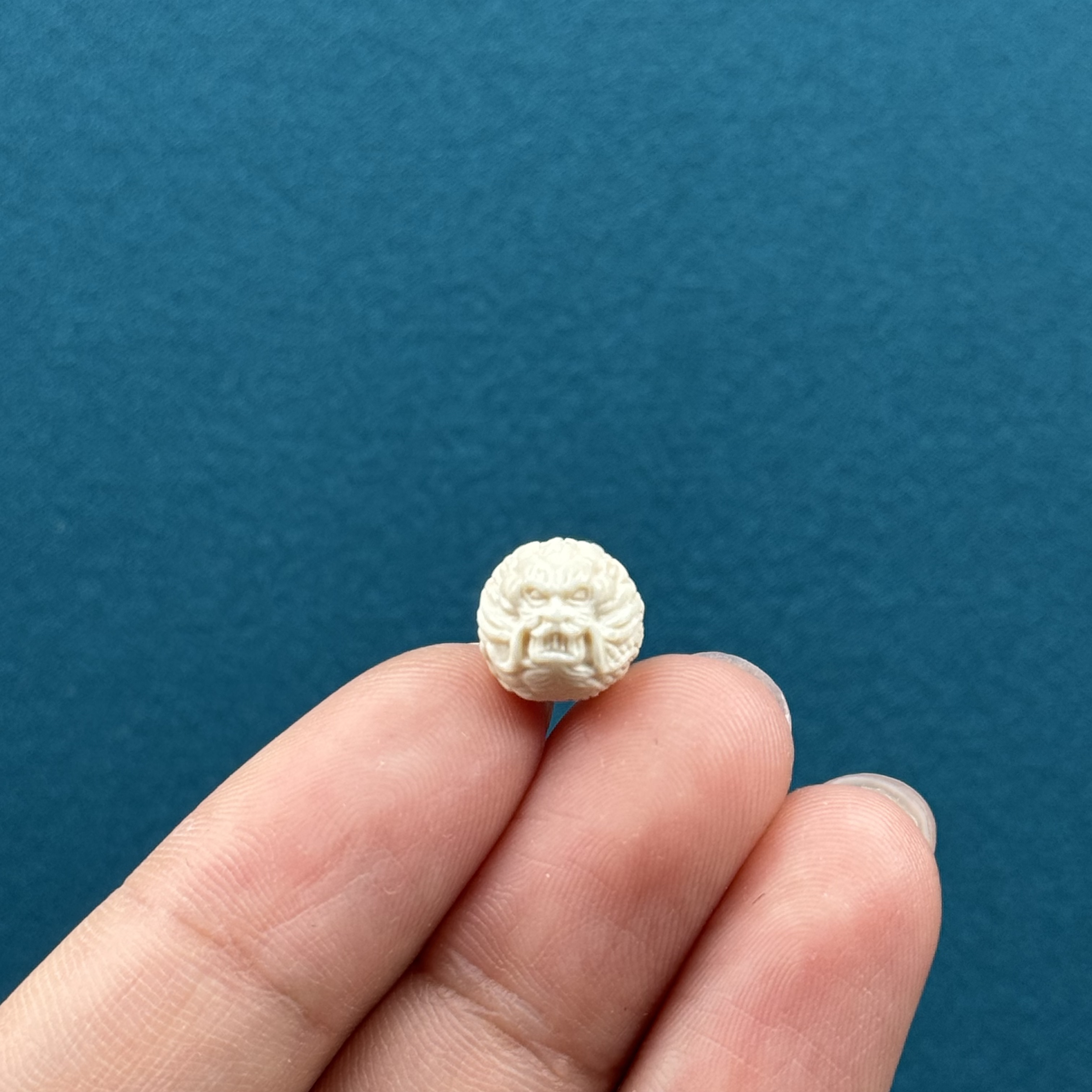 D63-91天然猛犸牙雕刻龙珠左右通孔10mm支持复检假一罚十