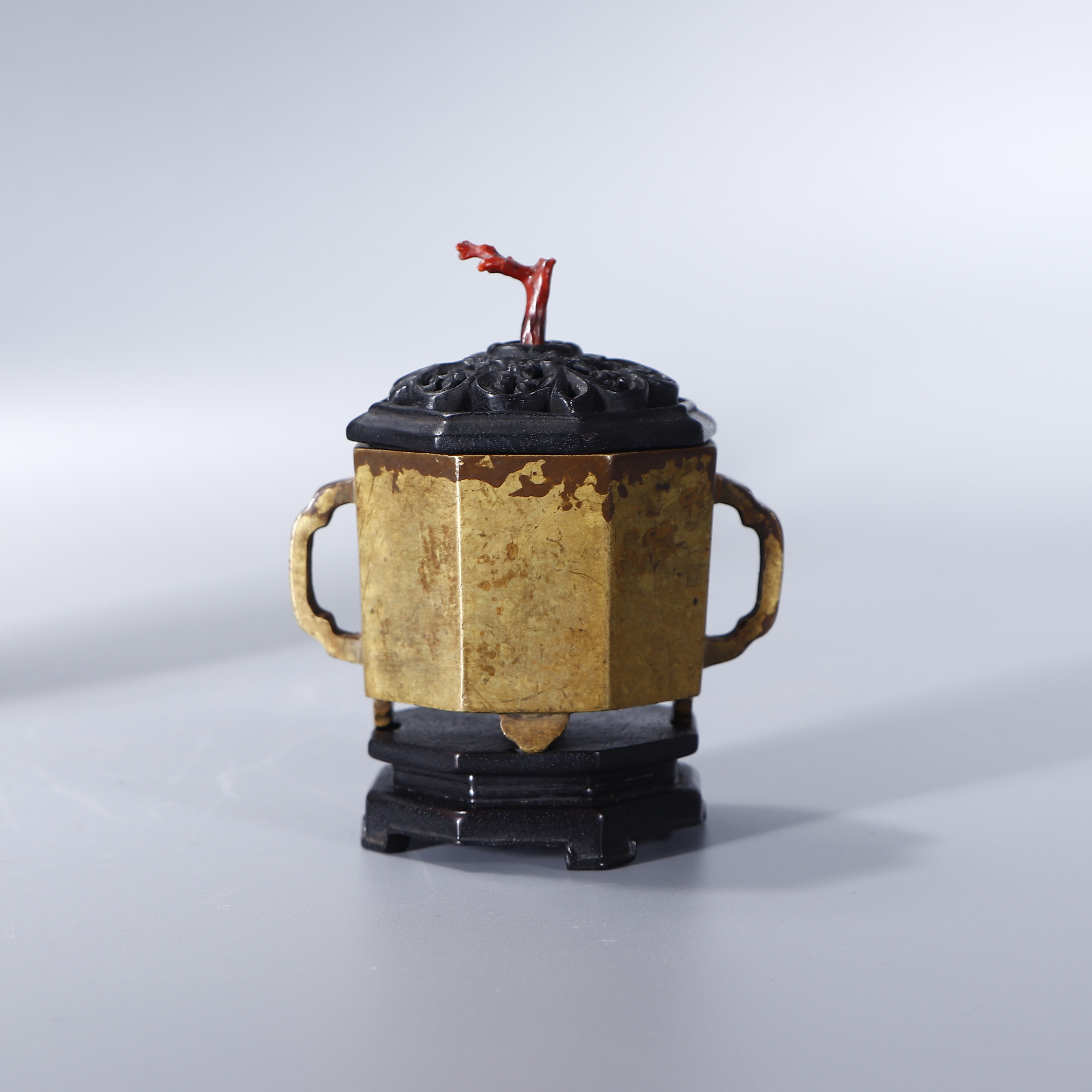 lot11  DY5076  清代  铜六方香薰炉