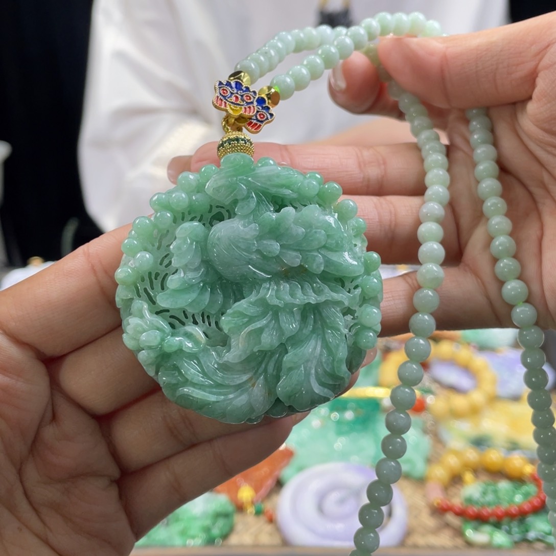 翡翠颈饰未镶嵌代编织