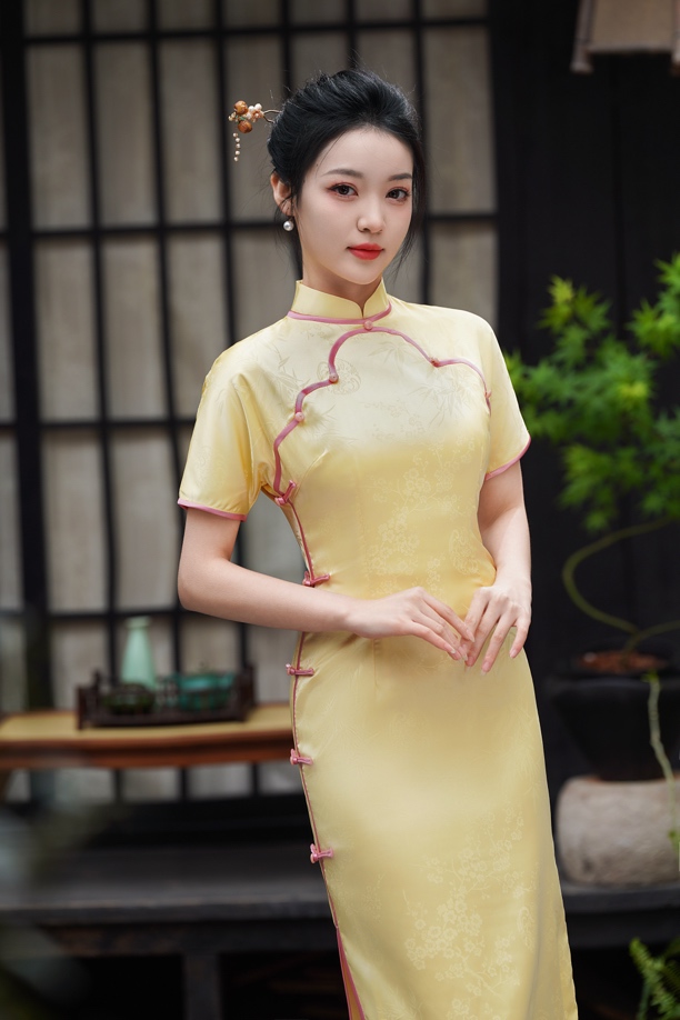590 年轻款美龄襟提花《流年》旗袍