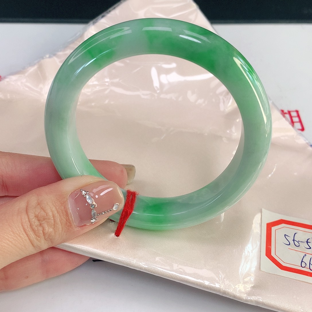 翡翠手镯未镶嵌.*.天然翡翠A货054