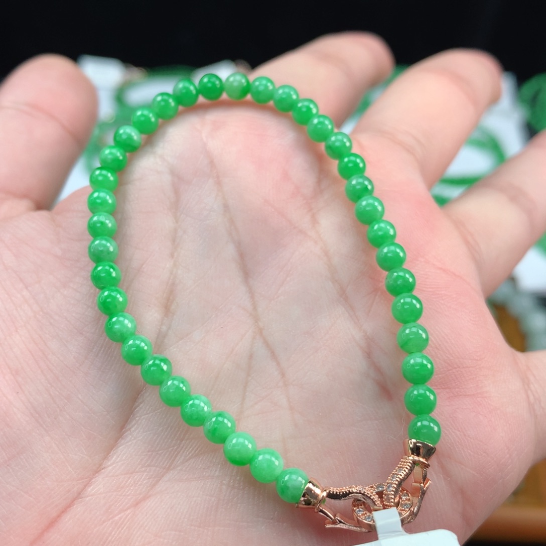 翡翠手链未镶嵌翡翠