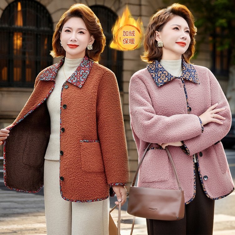 新款洋气拼接中老年妈妈装秋冬颗粒加厚加绒保暖宽松外套