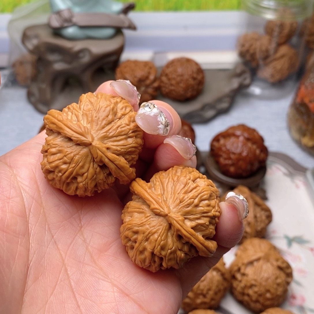 【闪购商品】文玩核桃把件白狮子