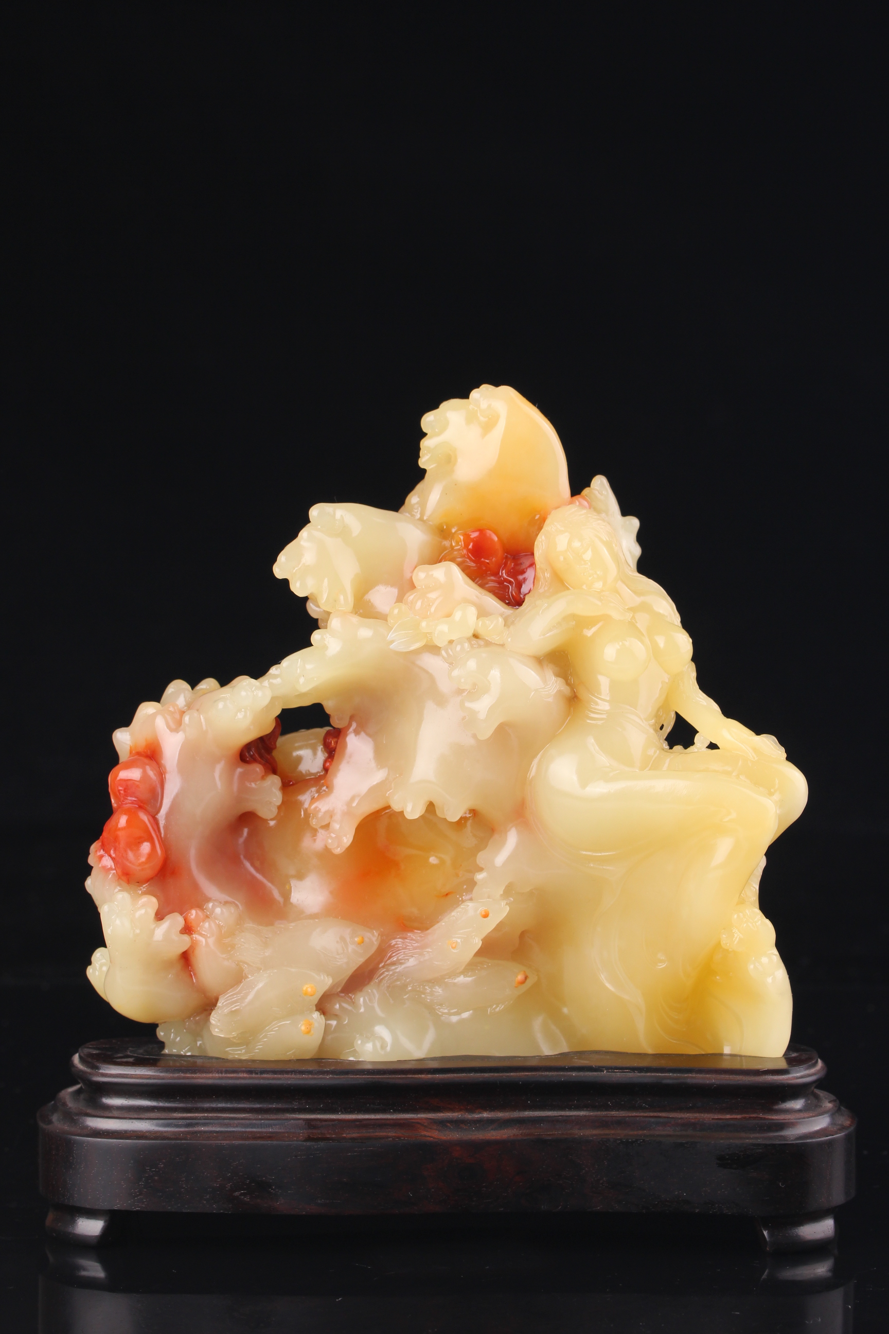 珍藏品寿山石老坑料结晶体五彩芙蓉石摆件海的女儿
