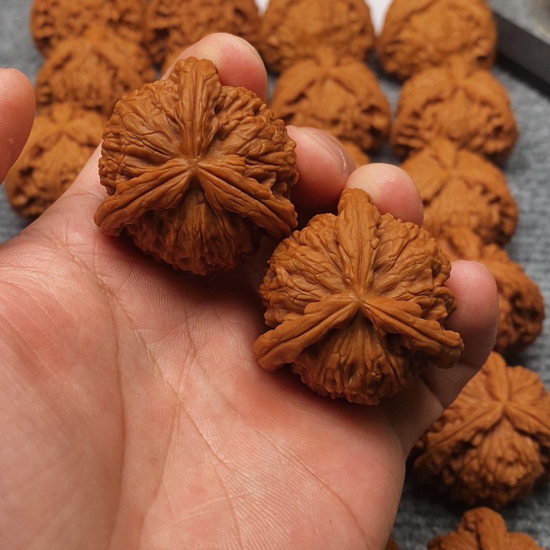 文玩核桃吊坠?*局精工修复三棱38白奔