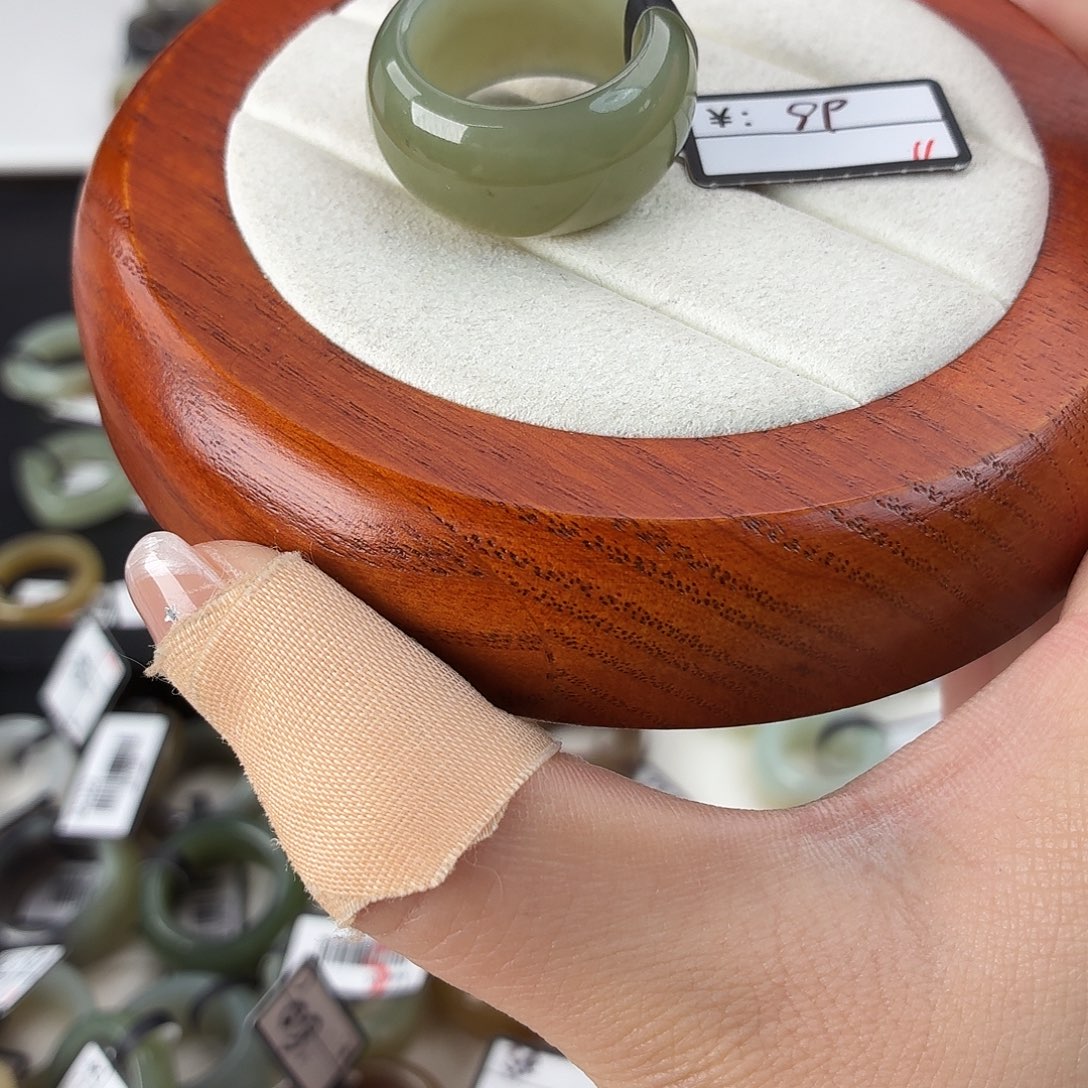 和田玉（糖玉）未镶嵌戒指Q16湖水绿墩墩内径19.3港码20