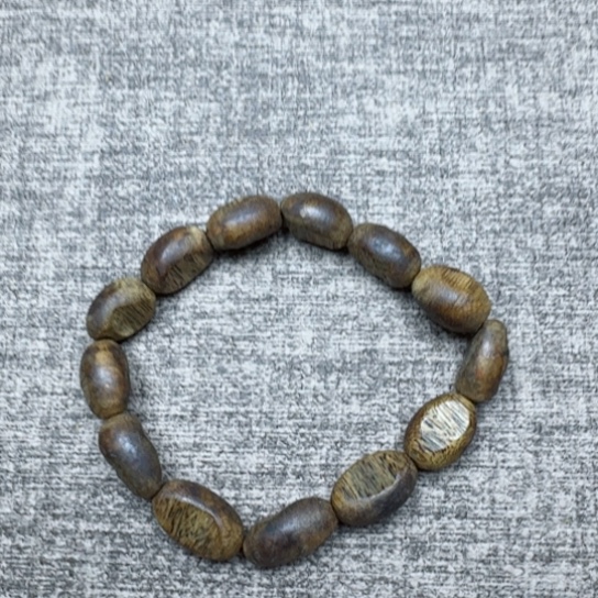 沉香手串乌身留疤珠1.0/8.3