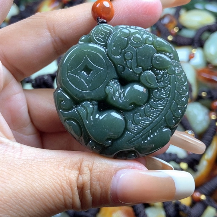 和田玉颈饰未镶嵌