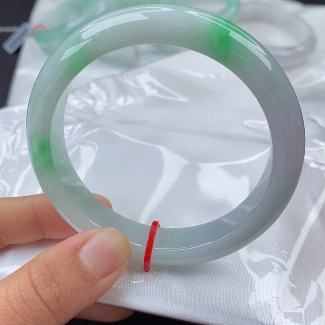 翡翠手镯未镶嵌58圈