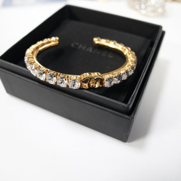 Chanel闪钻书包扣手镯手环