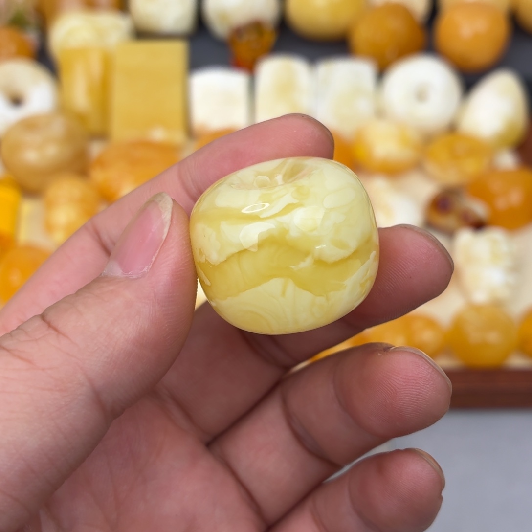 蜜蜡未镶嵌吊坠(不含链)