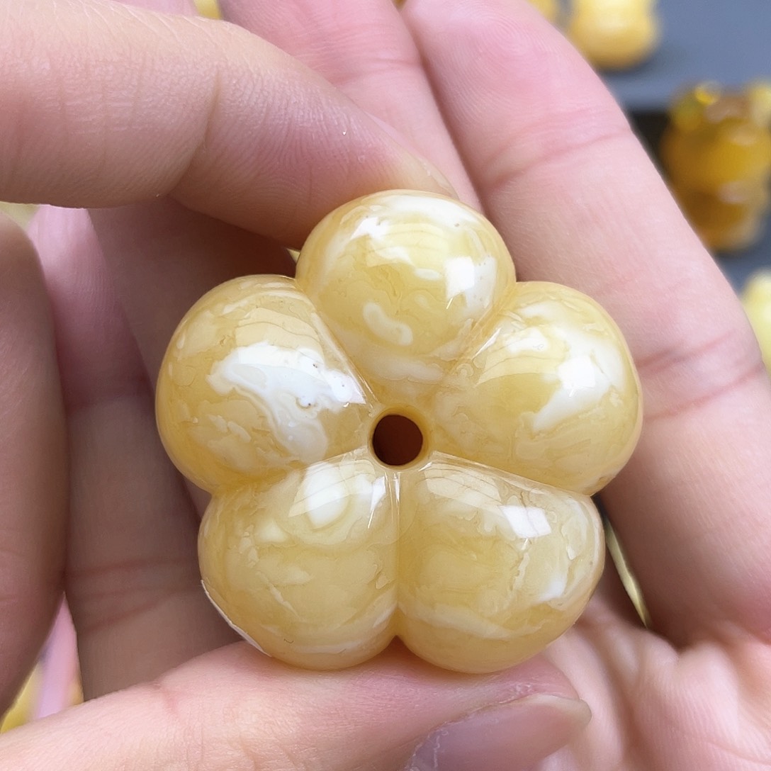 琥珀裸石未镶嵌蜜蜡