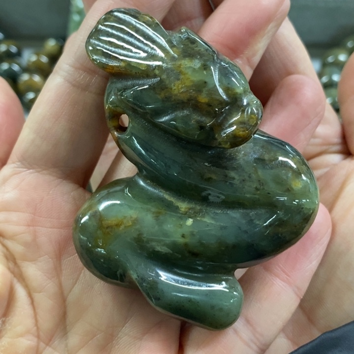 未镶嵌透闪石质玉把件