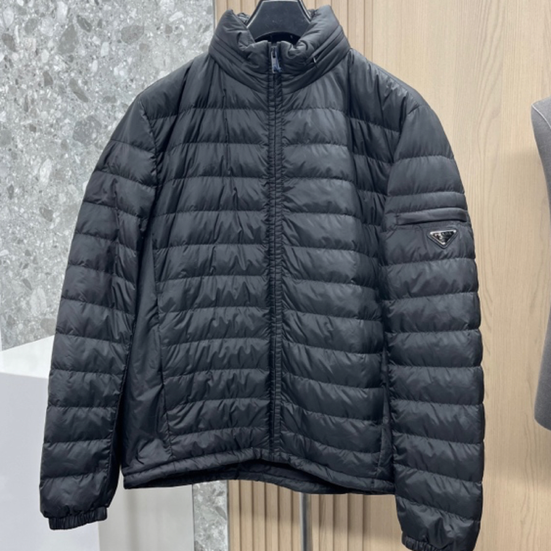 未使用 Prada/普拉达 男款经典三角标羽绒服