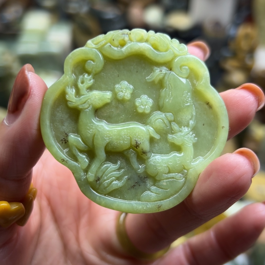 岫玉未镶嵌颈饰辽阳料水草小鹿