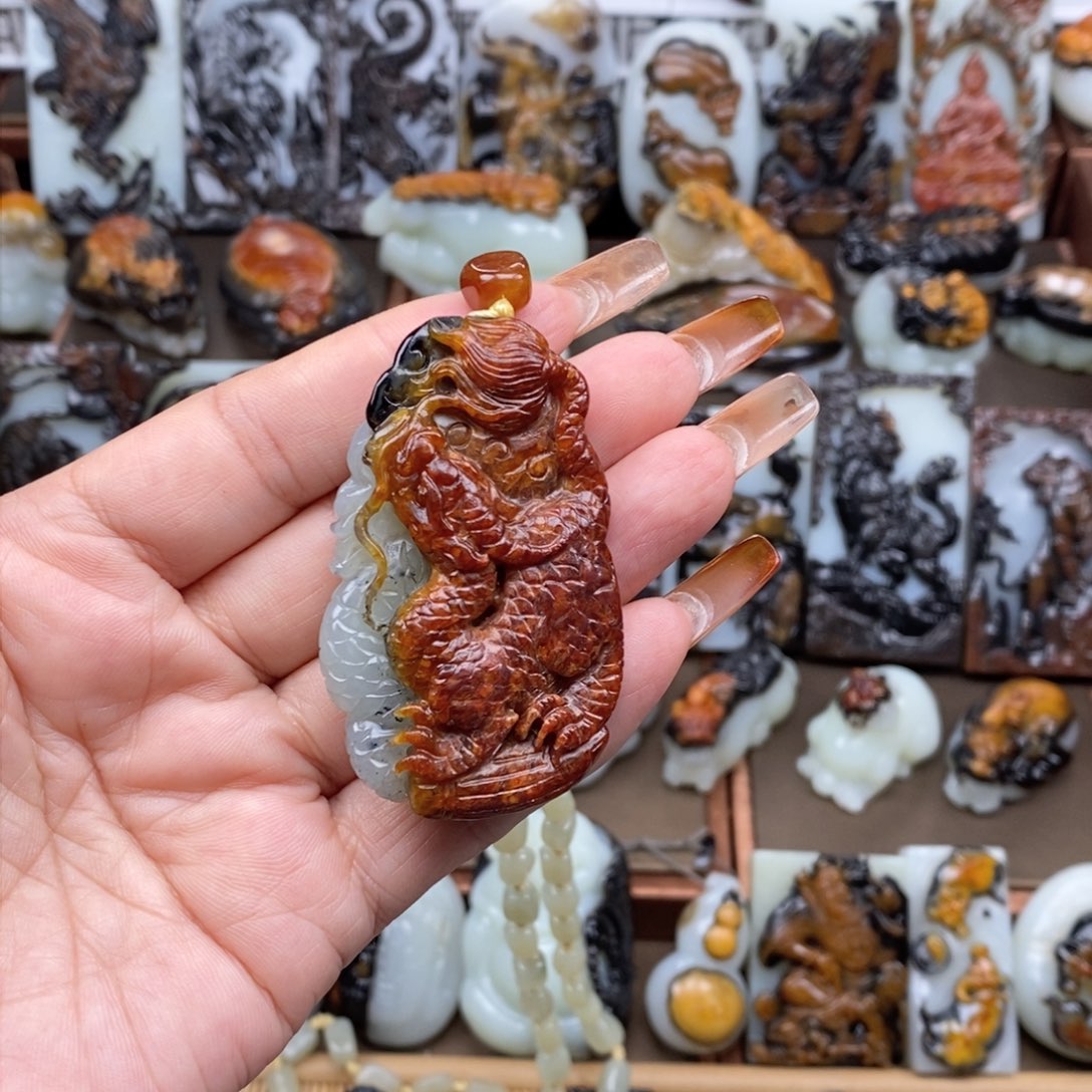 颈饰未镶嵌和田玉