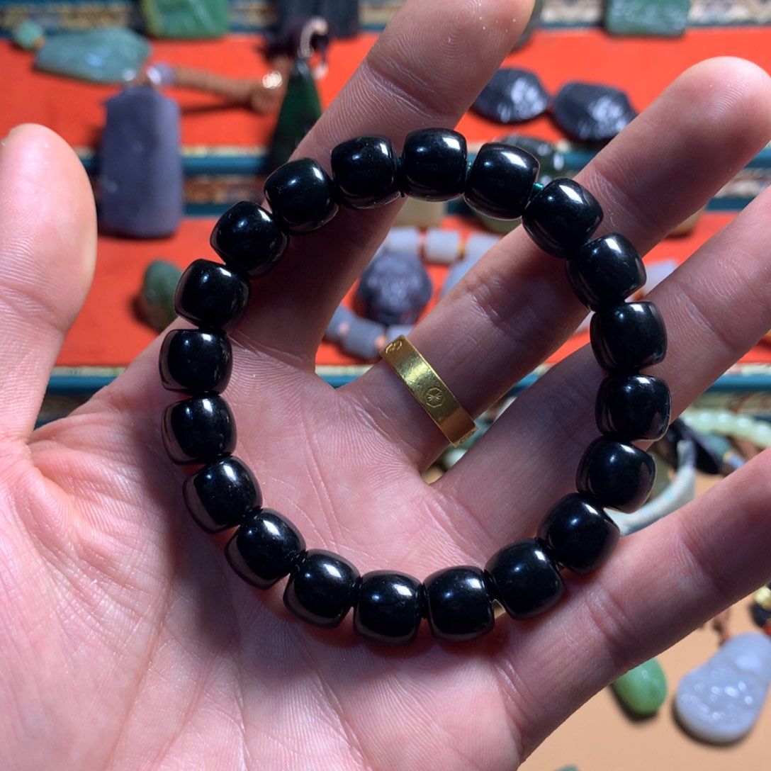 和田玉（糖玉）挂件未镶嵌大*枪