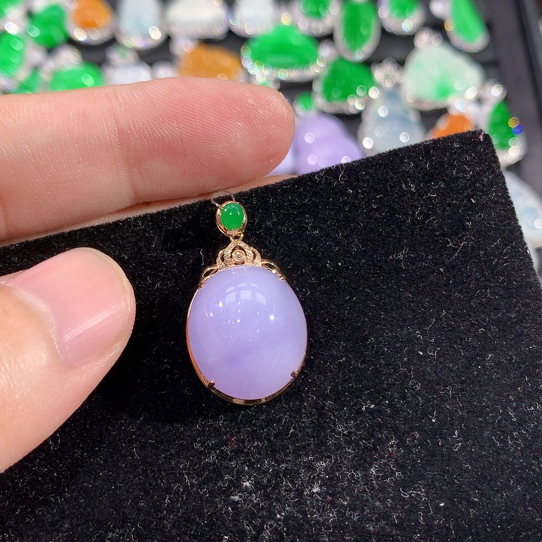 翡翠18K金镶嵌颈饰