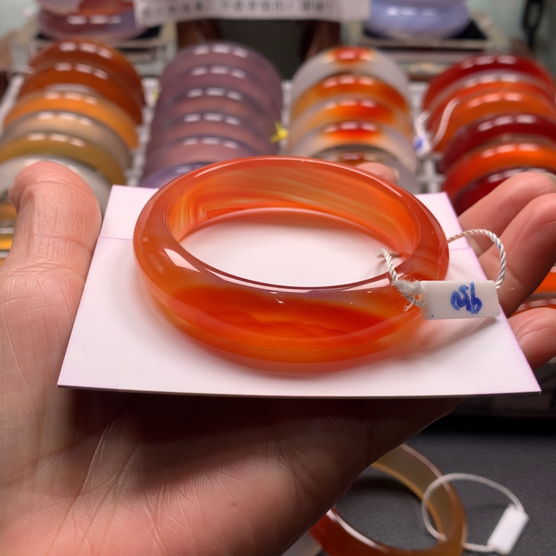 玛瑙/玉髓手镯未镶嵌林*雅