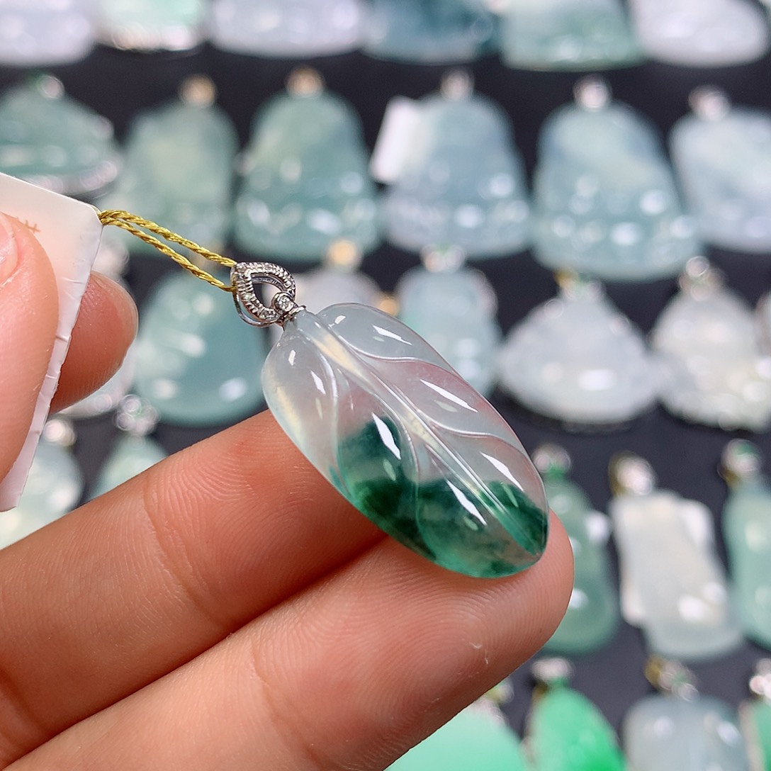 翡翠18K金镶嵌颈饰天然a货翡翠叶子