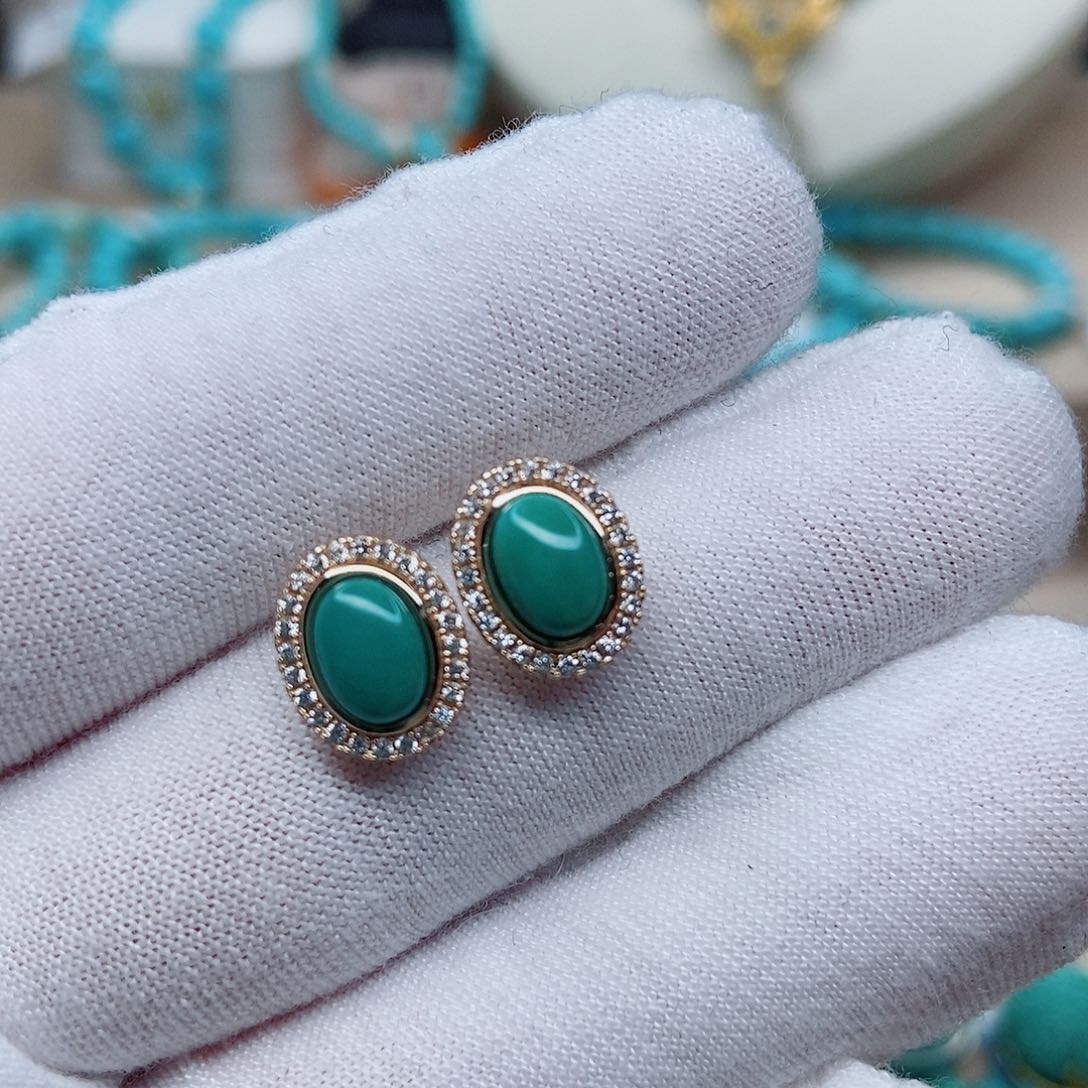 绿松石耳钉未镶嵌