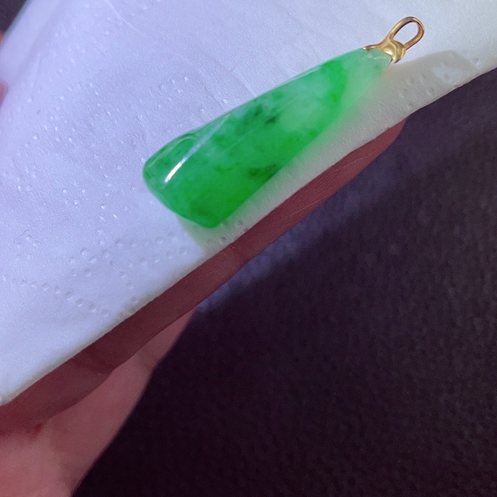 翡翠18K金镶嵌颈饰翡翠