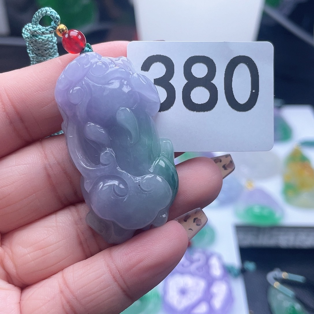 翡翠吊坠(赠链)未镶嵌