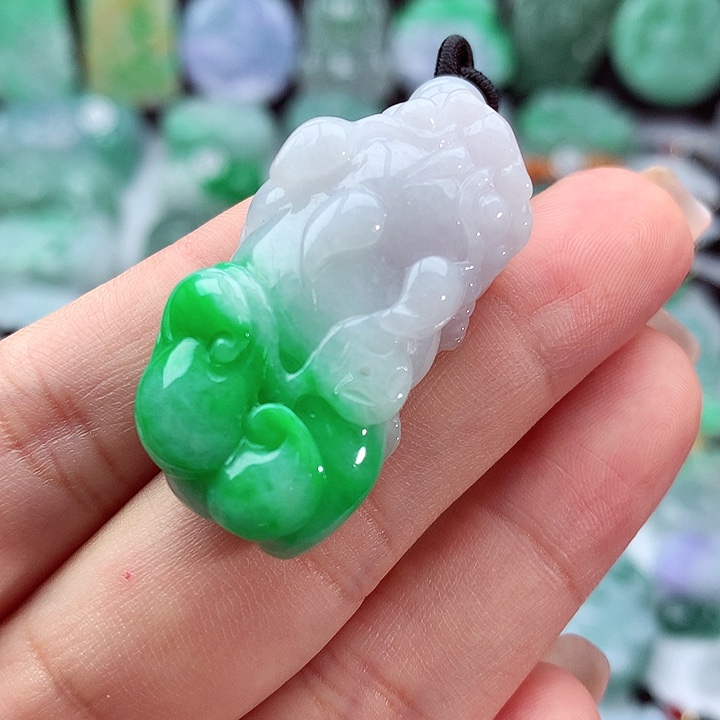 翡翠颈饰未镶嵌翡翠