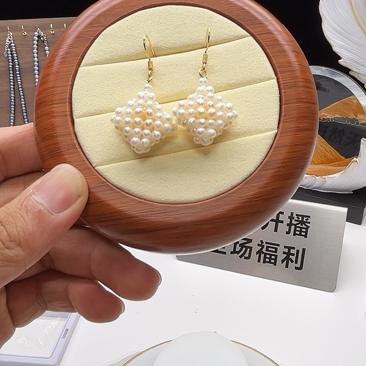 银S925镶嵌耳饰淡水珍珠