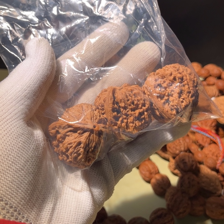 大***哥手串文玩核桃…………