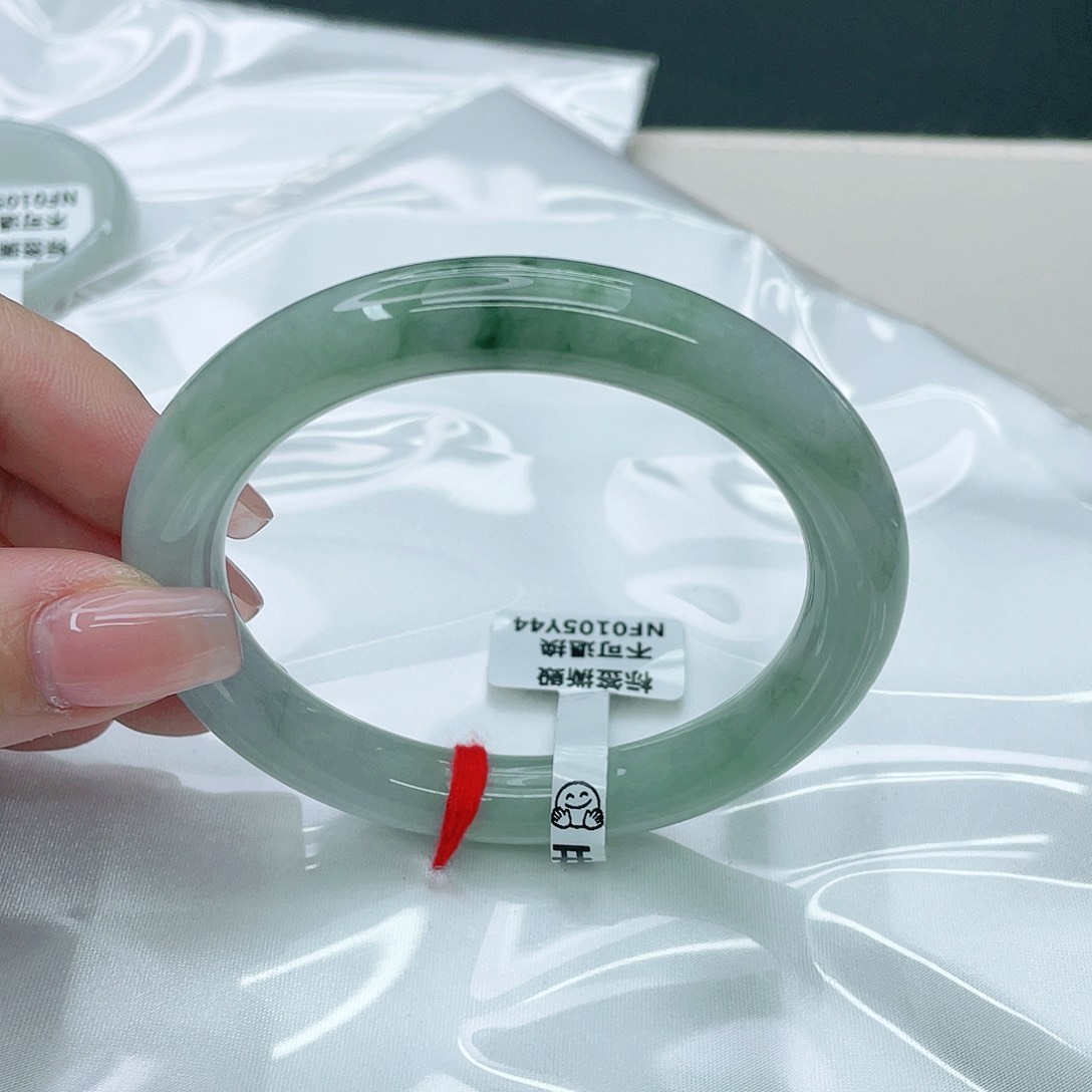 翡翠手镯未镶嵌圆58,2