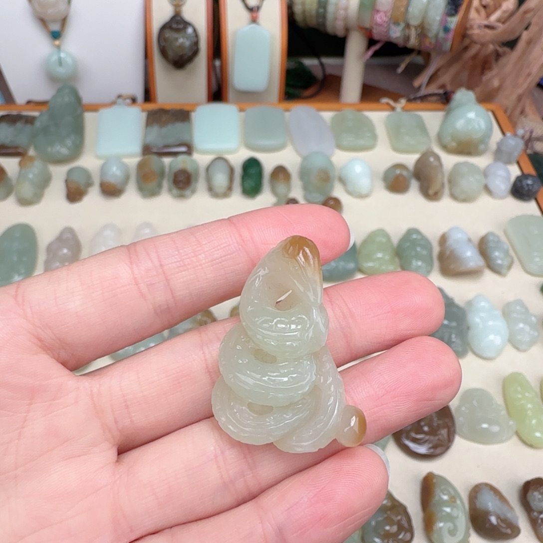 和田玉未镶嵌颈饰