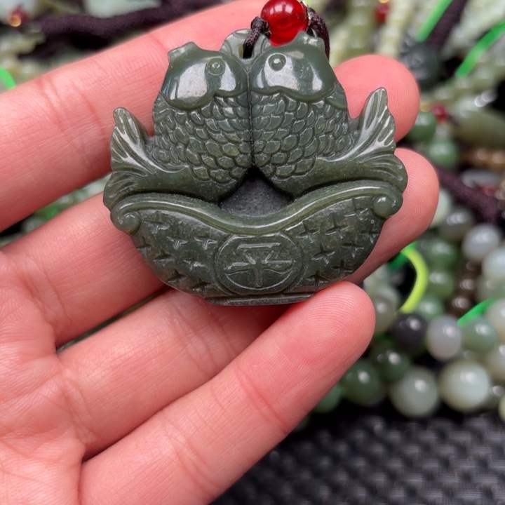 和田玉颈饰未镶嵌