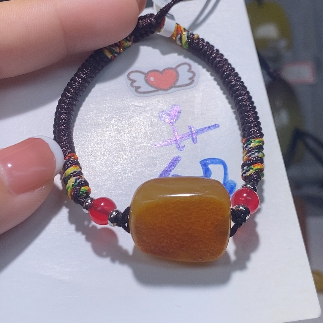 未镶嵌琥珀珠宝奇石