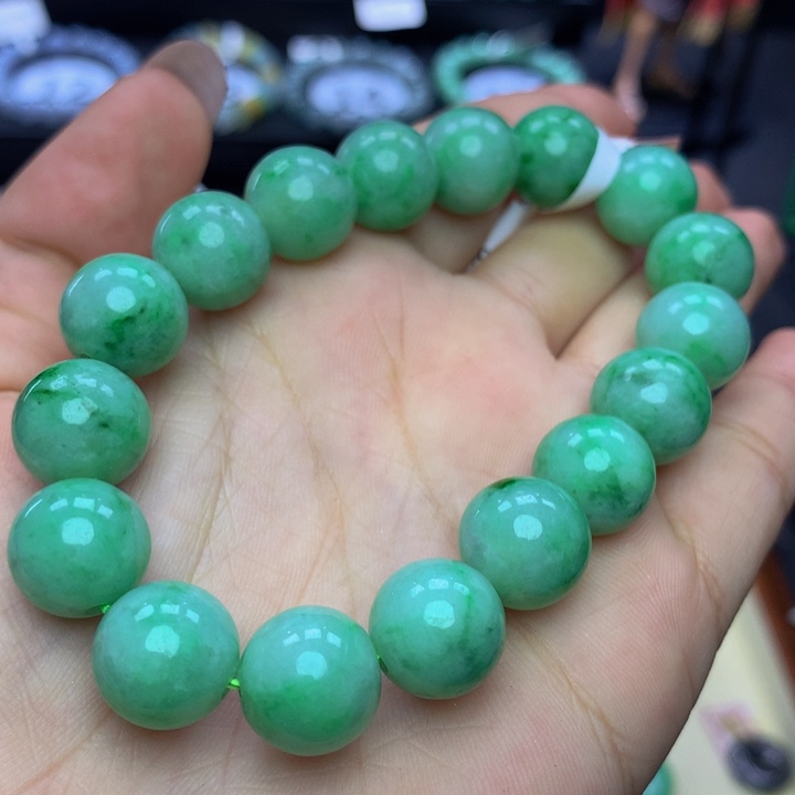 翡翠手链未镶嵌翡翠