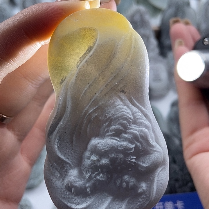 定制翡翠未镶嵌吊坠