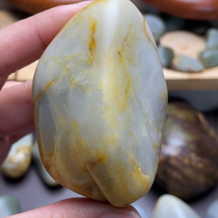 用***7和田玉未镶嵌颈饰