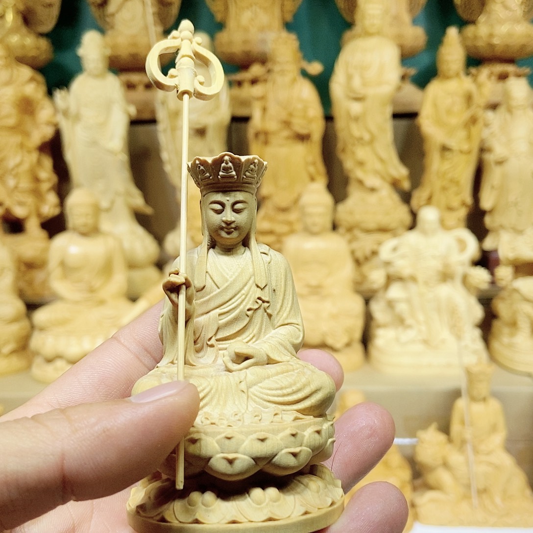 自***然黄杨木9公分地藏摆件