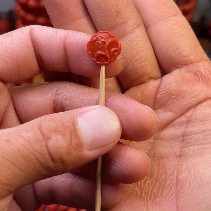 未镶嵌川瓦西精工背云卡14mm南红玛瑙